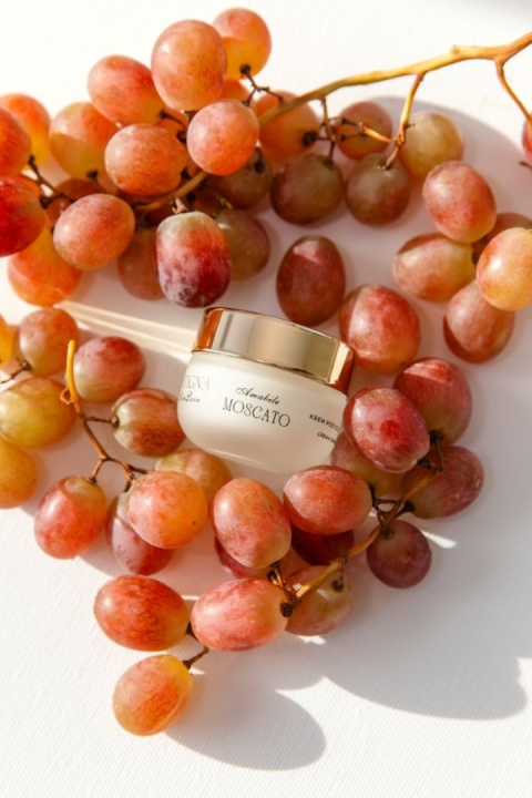 VITIGNA Skin Love Moscato – крем для розгладжування та освітлення для очей 15 мл